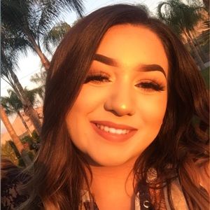 Meet your Posher, Lizzette